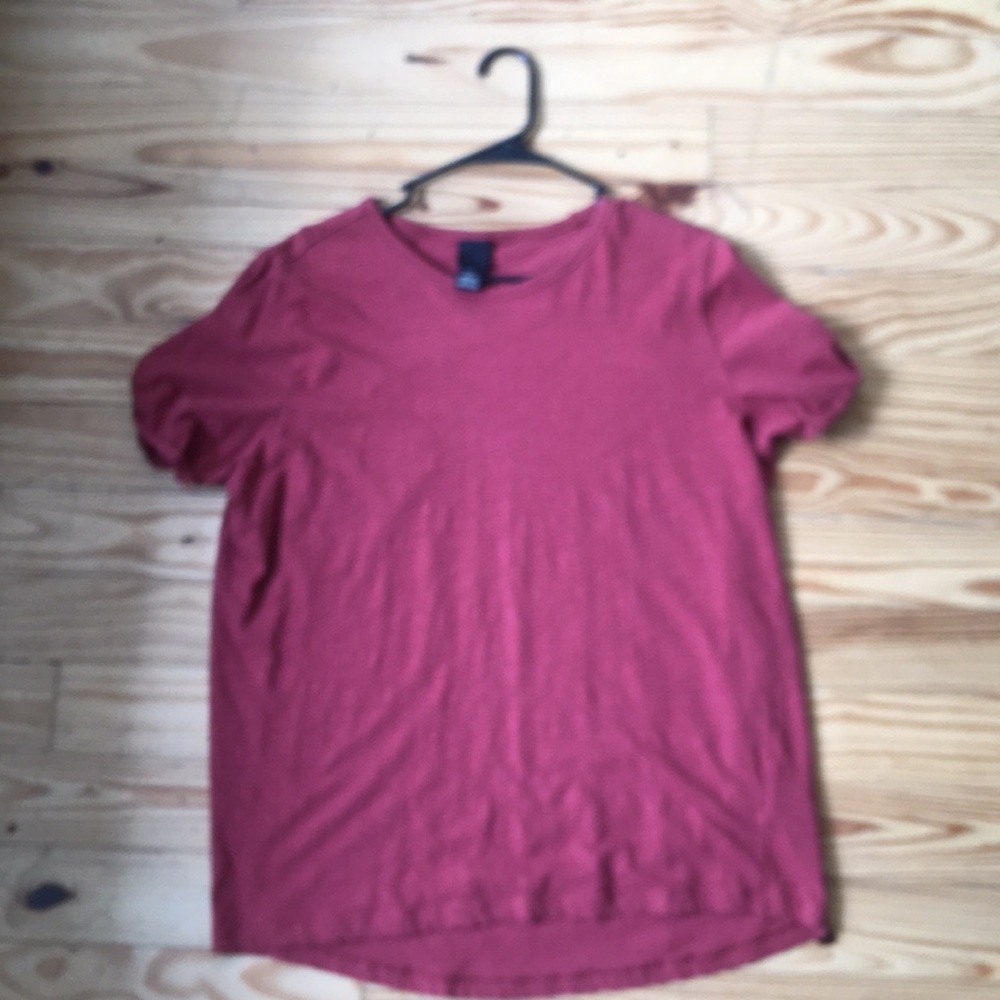 H&M men’s scoop neck t shirt